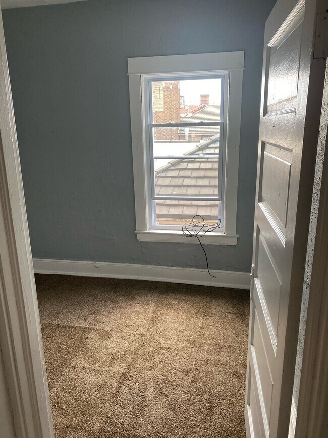 1st bedroom - 1834 Marloes Ave