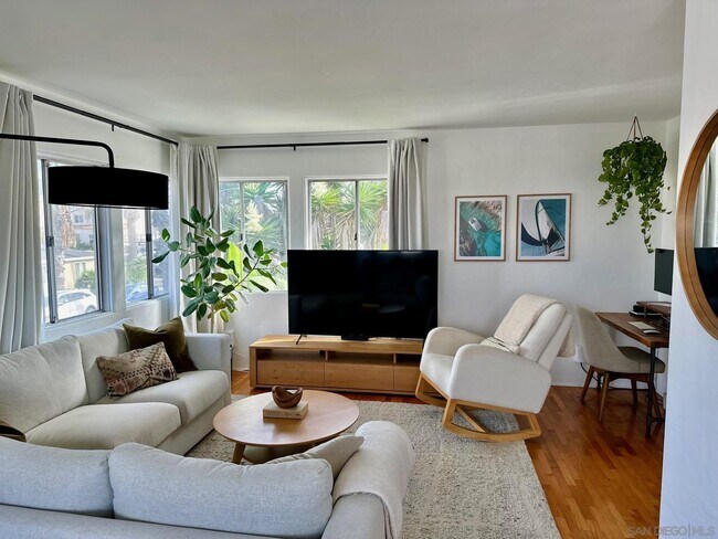 Building Photo - 1429 Sunset Cliffs Blvd