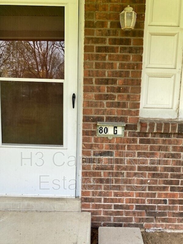 80 Phillips Dr Unit G, Fairview Heights, IL 62208 Condo for Rent in