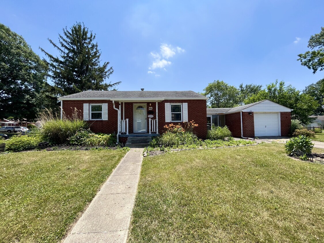 6155 Ivanhoe St, Indianapolis, IN 46219 House Rental in Indianapolis
