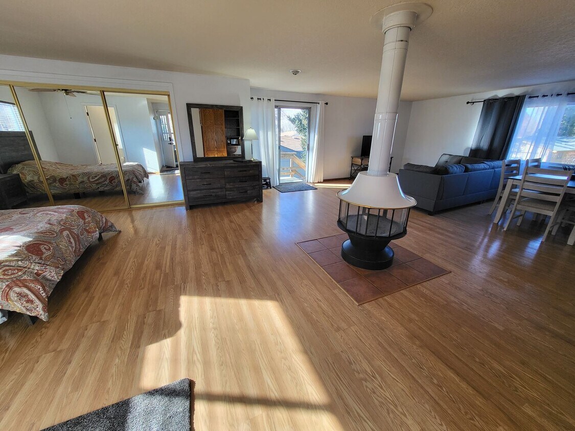 Primary Photo - Beautiful Mountain View! 725 Jackson Way, ...