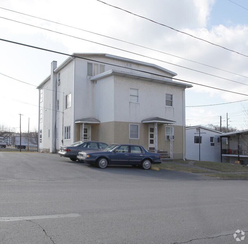 Primary Photo - 300-304 Butler St