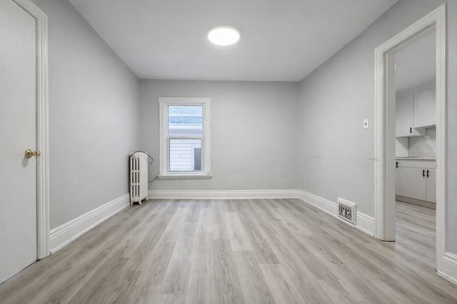 Building Photo - 29 Chatham St