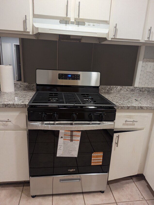 Foto principal - 709 Adeline Pl