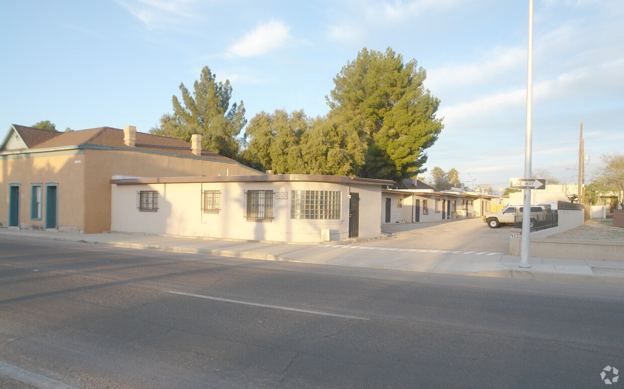 Building Photo - 485 S Stone Ave