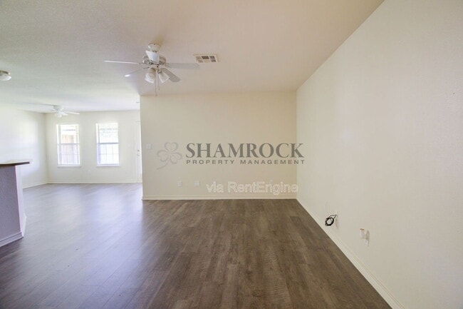 Building Photo - 10228 Iris Ln