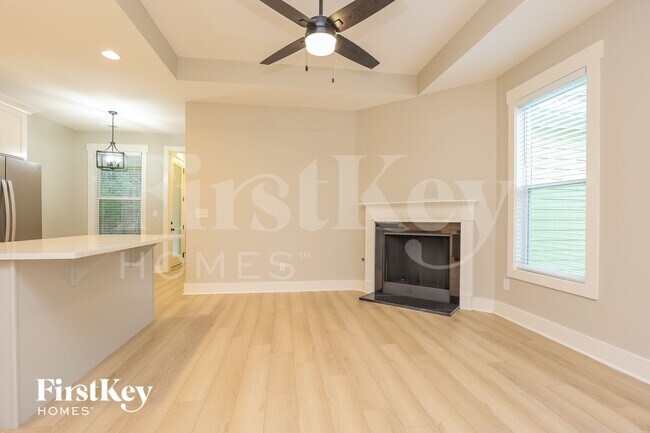 Building Photo - 2045 Hamilton Hill Dr