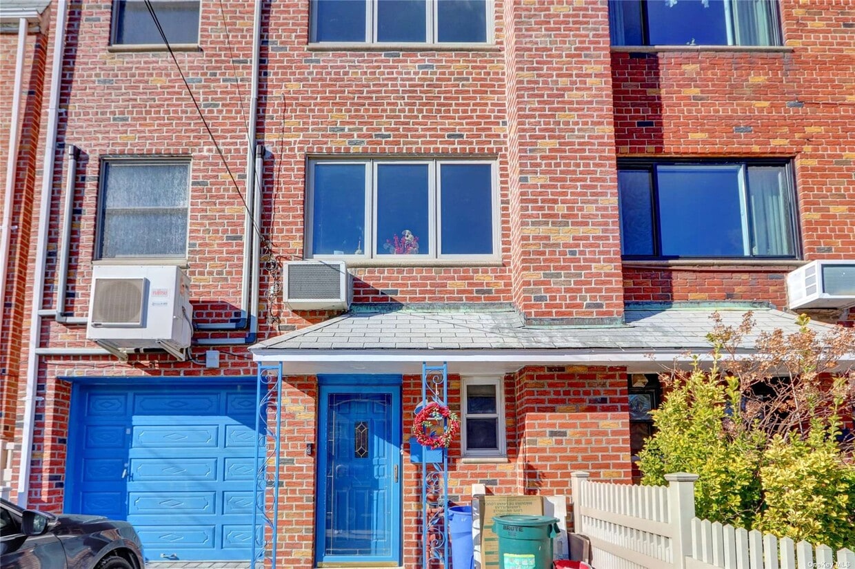 253232 48th St, Queens, NY 11103 House Rental in Queens, NY