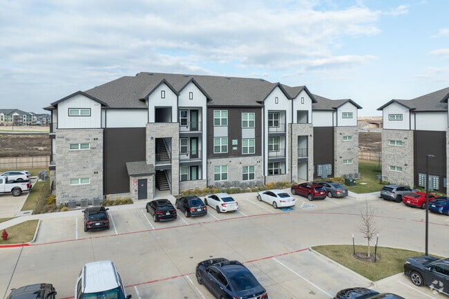 Building Photo - Skye at Chisholm Trail