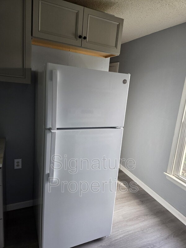 Building Photo - 810 Grayfox Dr