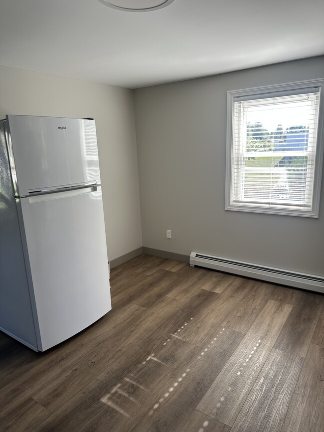 Building Photo - 61 Darin Dr