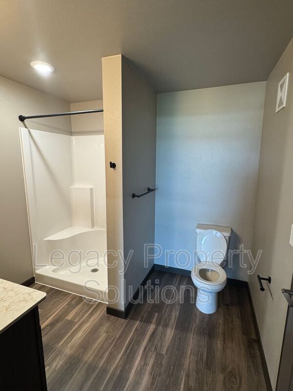 Foto principal - 220 E Greenfield Ln