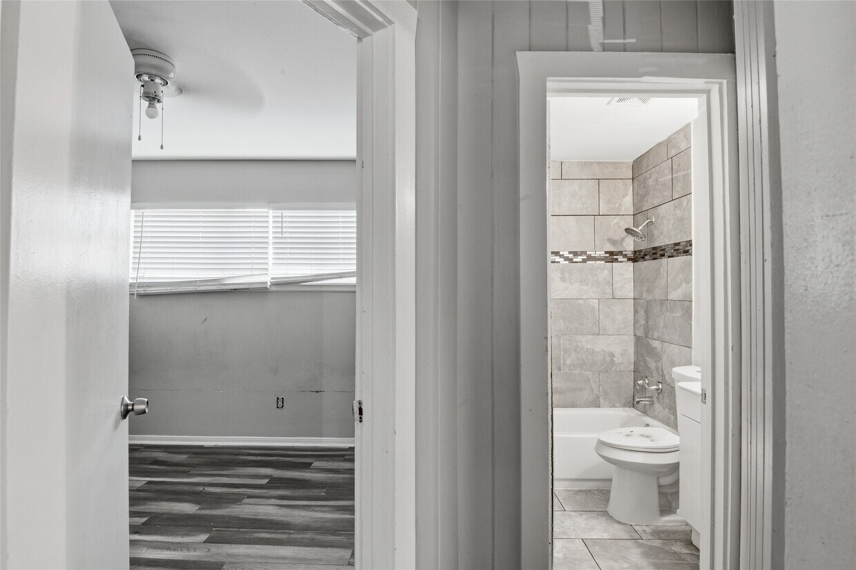 Foto del edificio - 5010 Ennis St