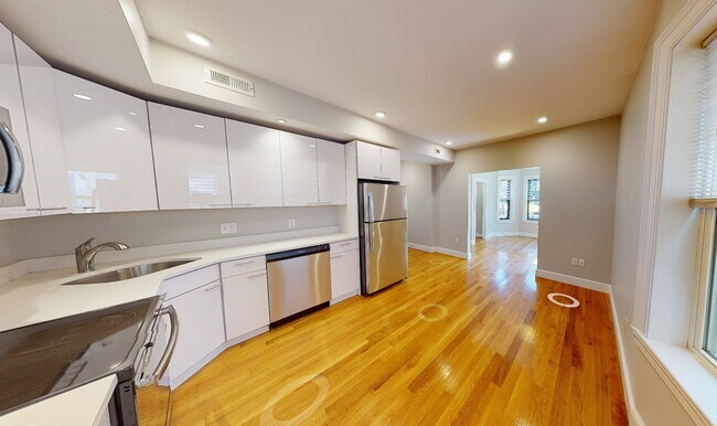 Foto del edificio - 908 Massachusetts Ave