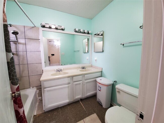 Foto del edificio - 8320 Wild Rose St