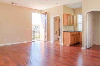 Building Photo - 329 Kiawah River Dr