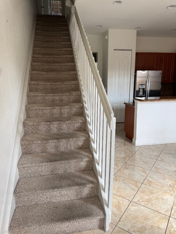 Building Photo - 708 SW 147th Ave