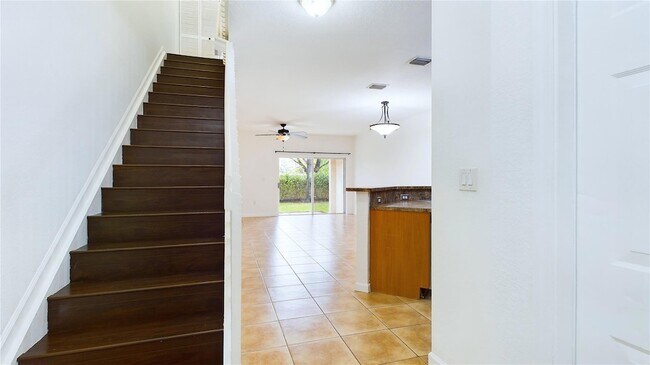 Foto del edificio - 8842 S Isles Cir