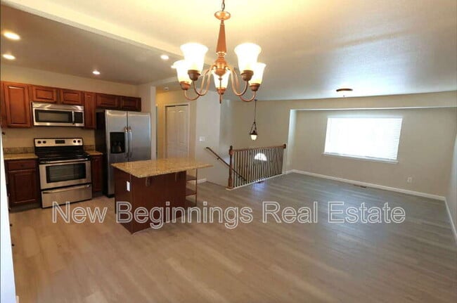 Building Photo - 1204 Commanchero Dr