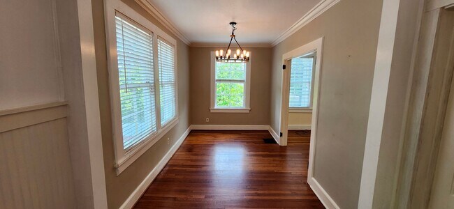 Building Photo - Large home in Midtown Columbus