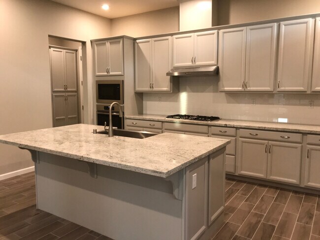 Foto del edificio - Stunning Like-New Rocklin One Story Home