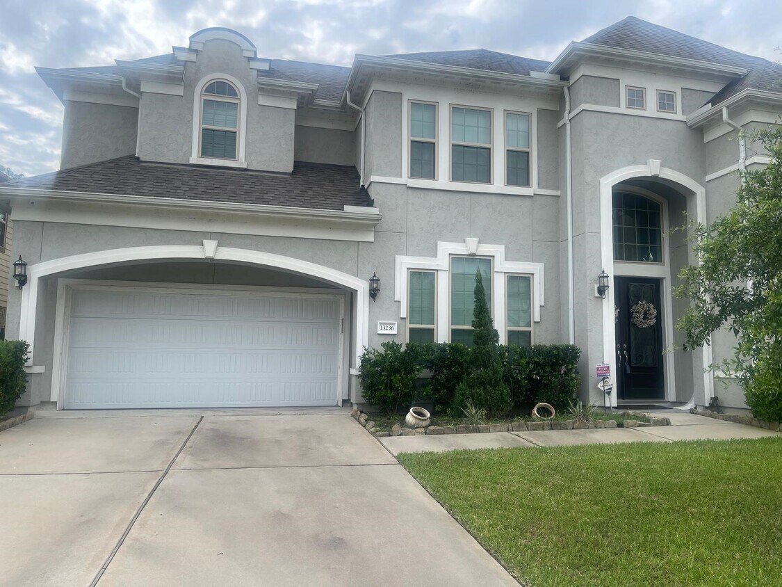 Foto principal - 13236 Tracewood Hills Ln