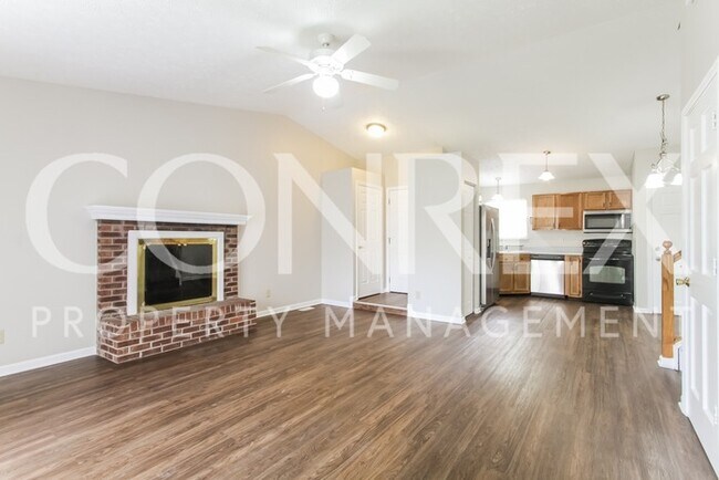 Building Photo - Lovely 4 Bedroom Home