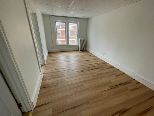 Foto del edificio - 2901 Maple Ave