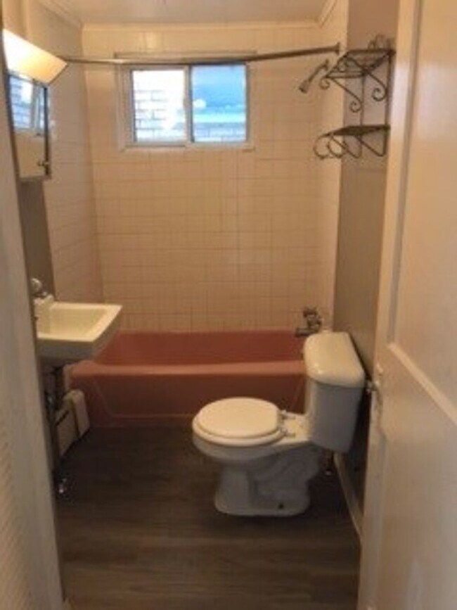 Foto del edificio - 3 bedroom 1 bathroom