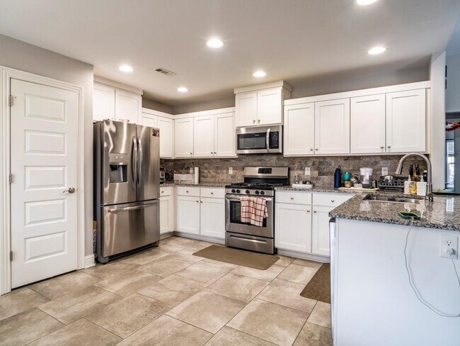 Building Photo - 4303 SW Flagstone Blvd