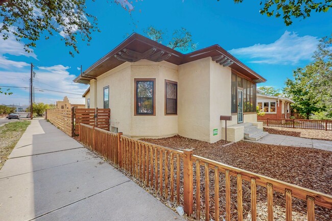 Building Photo - Historic Bungalow 4 Bedroom 3 (3/4) baths ...