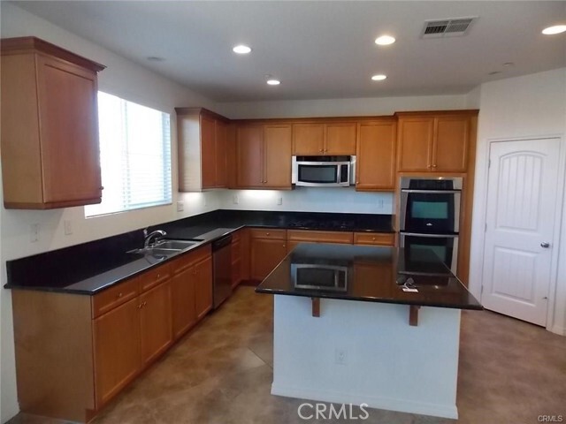 Foto del edificio - 15121 Honey Pine Ln