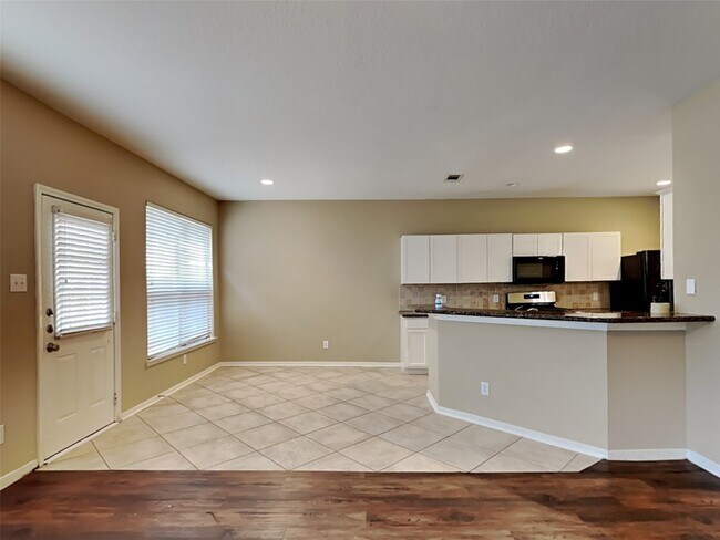 Foto del edificio - 2306 Hollyfield Ln
