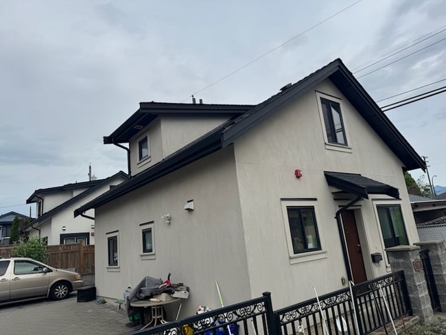 Building Photo - 1777 Lillooet St