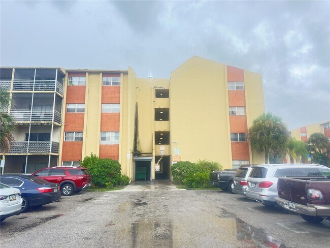 Foto del edificio - 3600 NW 21st St