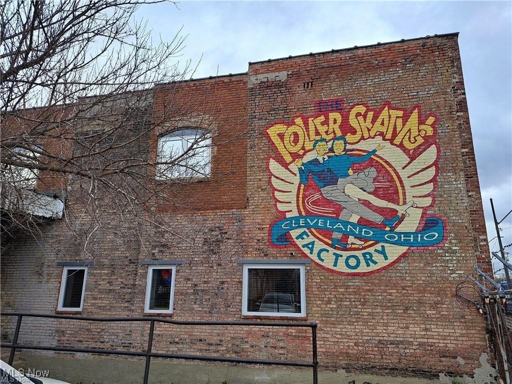 Primary Photo - 4533 Payne Ave