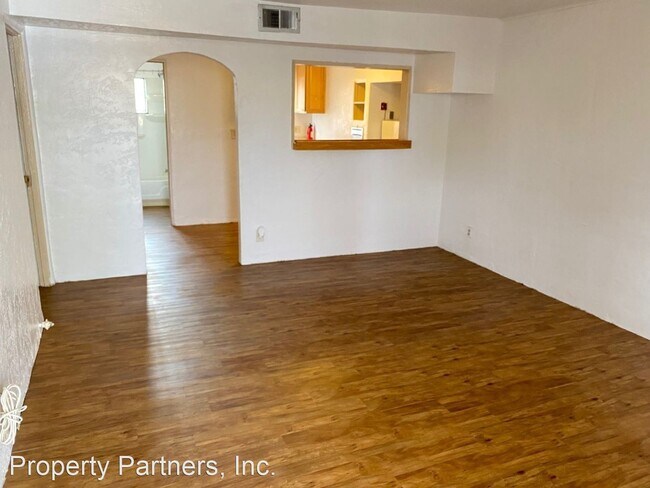 Building Photo - 3 br, 1 bath House - 505 Virginia St. NE