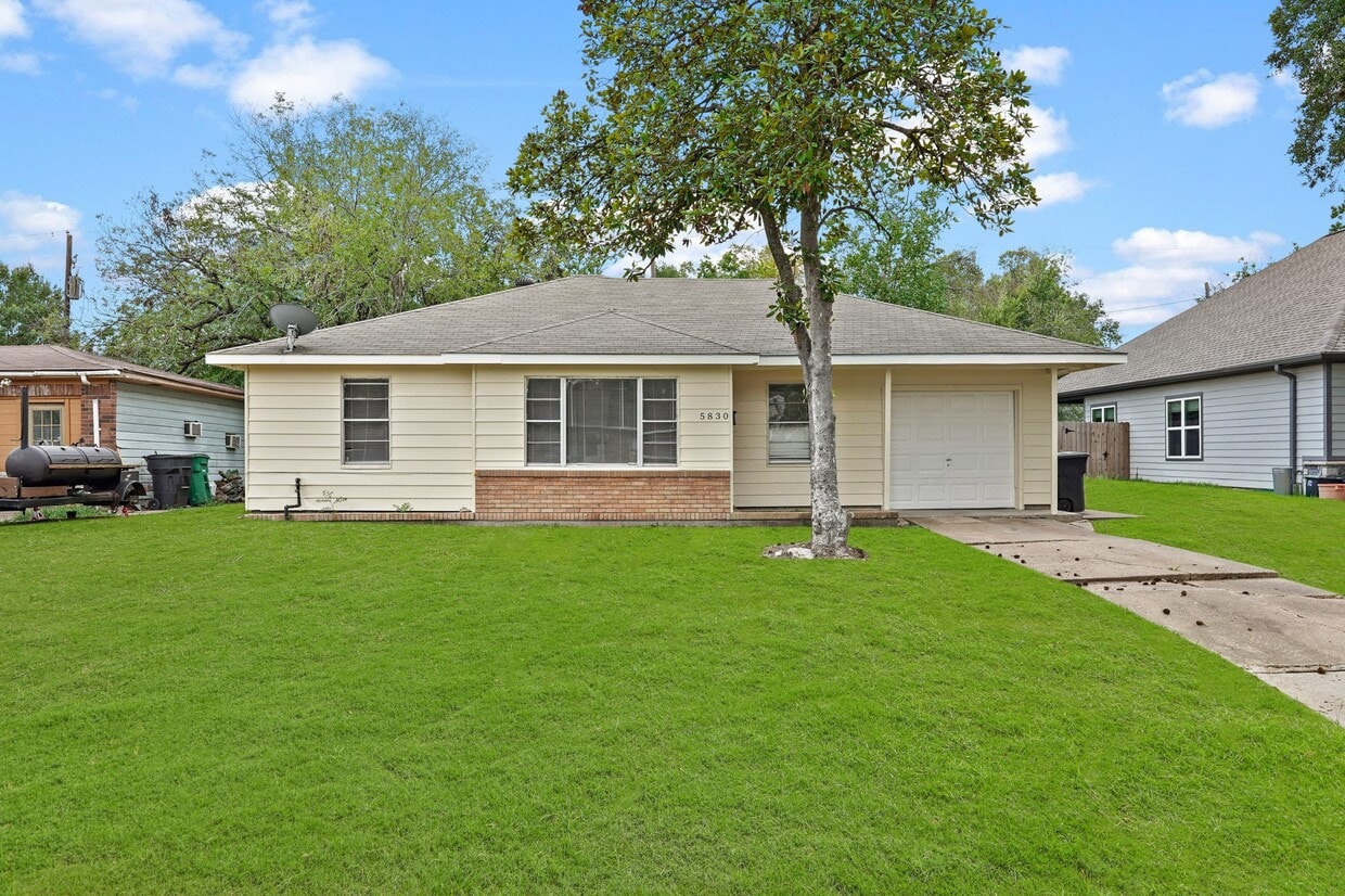 Primary Photo - 5830 Glenhurst Dr