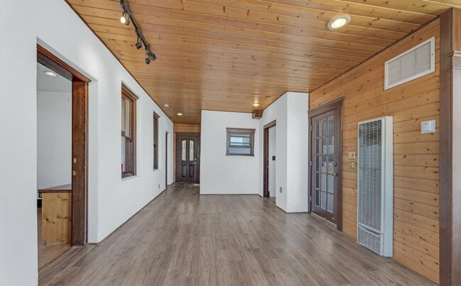 Building Photo - 3 Bedroom 1 Bath Apartment In Jerome conta...