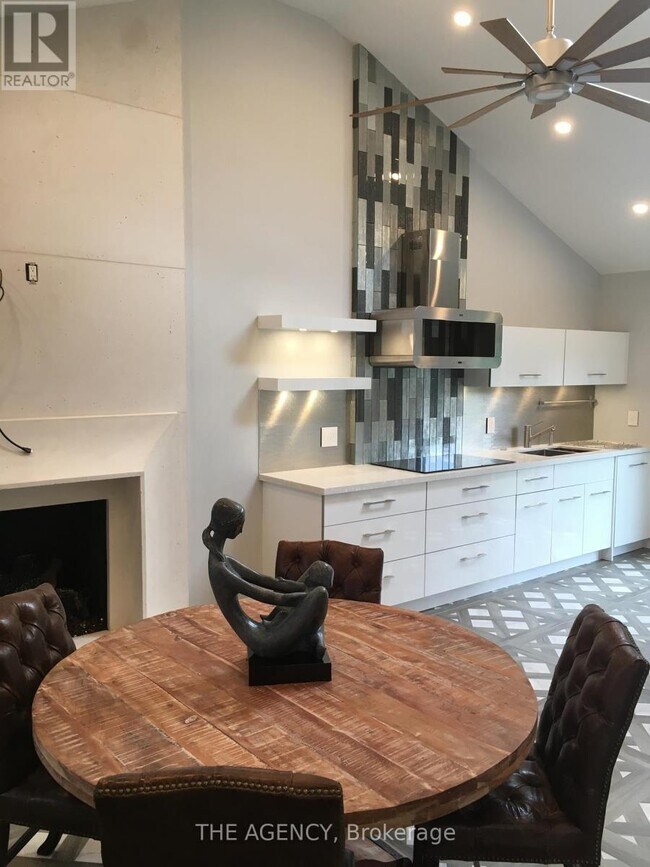 Photo du bâtiment - 40 Howard Rd