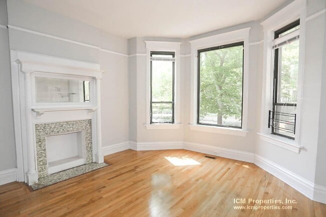 Building Photo - 3525 N Wilton Ave