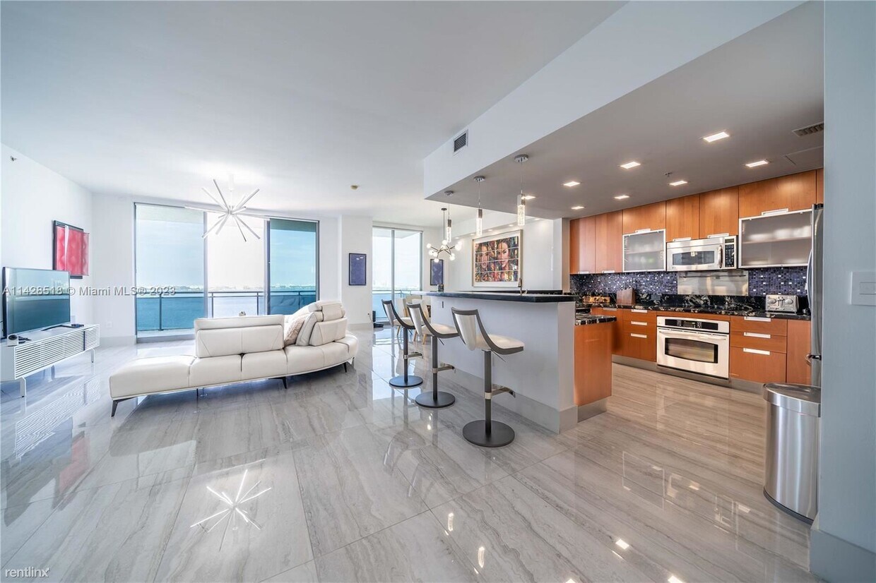 Primary Photo - 3 br, 2.5 bath Condo - 7901 Hispanola Fabu...
