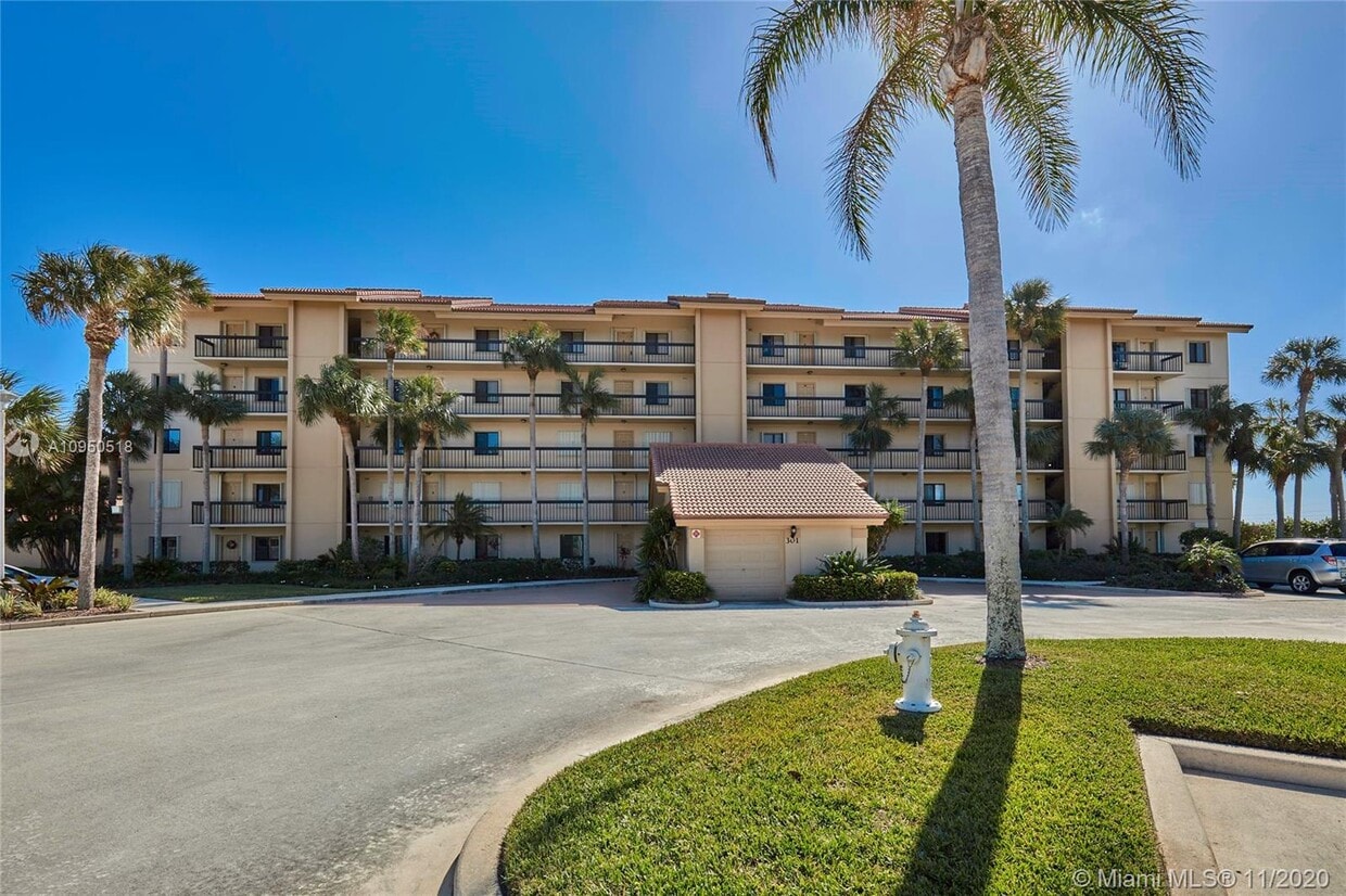 Primary Photo - 301 Ocean Bluffs Blvd