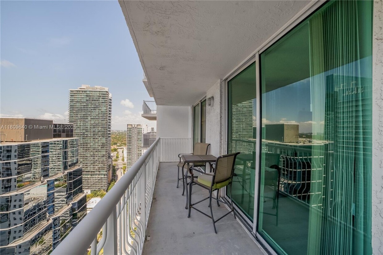 Photo - 1200 Brickell Bay Dr (Miami, FL)
