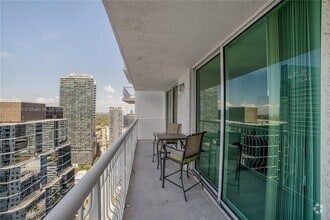 Building Photo - 1200 Brickell Bay Dr