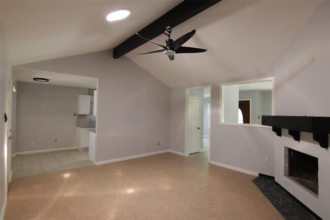 Building Photo - 2111 Adams St