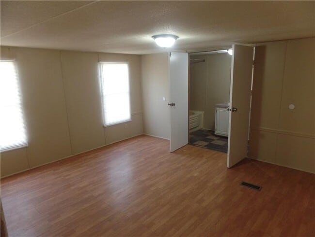 Building Photo - 135 Dv Byrd Ln