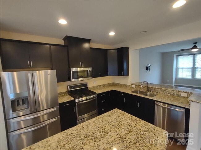 Building Photo - 4073 Zilker Park Dr