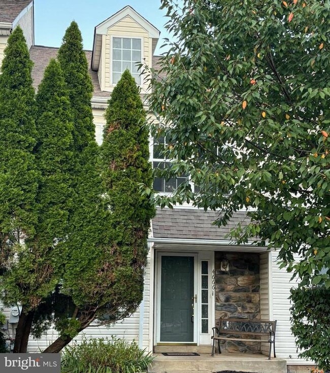 Building Photo - 4666 Louise St Claire Dr