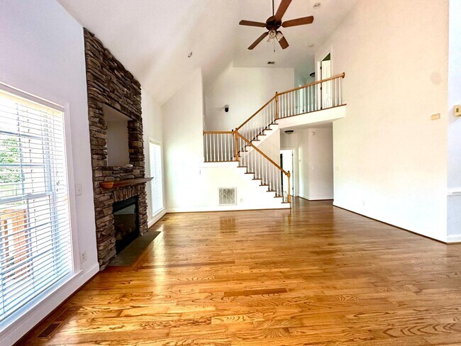 Foto del edificio - 4852 Knollview Dr